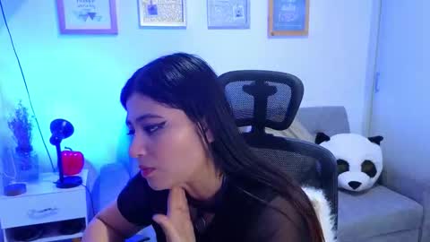 ANNY LOUIS online show from 11/07/25, 07:25