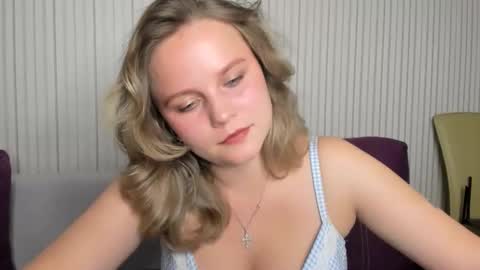 Snapshot of anny_love_you chatting on 09/22/25, 07:49 anny_love_you online show from 09/22/25, 07:49