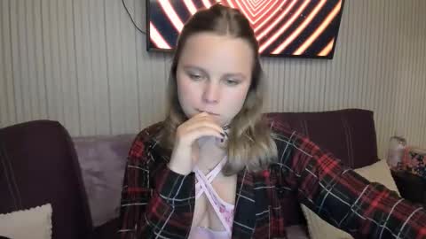 Snapshot of anny_love_you chatting on 10/07/25, 09:45 anny_love_you online show from 10/07/25, 09:45