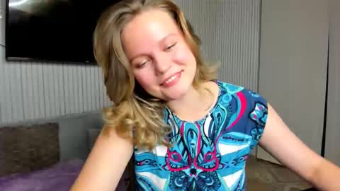 anny_love_you online show from 10/18/25, 06:41