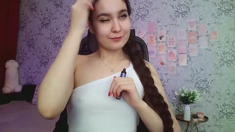 Snapshot of anny_shine chatting on 01/07/25, 04:50 Annie online show from 01/07/25, 04:50