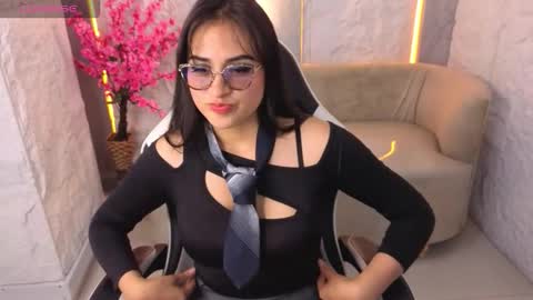 Snapshot of anny_star_tx chatting on 11/20/25, 08:08 Live 1500am 2100pm COLOMBIAN HOUR online show from 11/20/25, 08:08