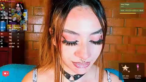 Snapshot of annycolin chatting on 11/08/25, 05:18 Anny IG online show from 11/08/25, 05:18