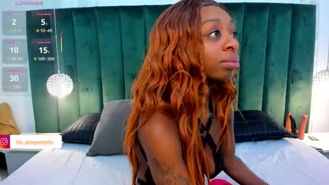 Anny online show from 10/25/25, 12:34