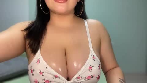Snapshot of anora_sunny chatting on 09/25/25, 05:27 Any online show from 09/25/25, 05:27
