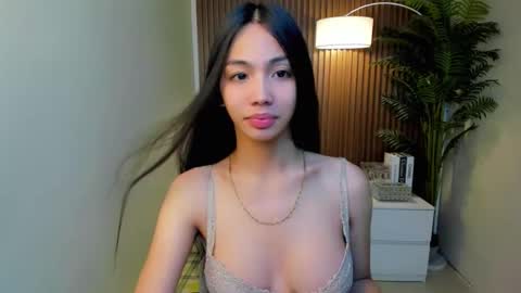 Snapshot of anqelic chatting on 12/07/24, 03:41 Stacy Maurice online show from 12/07/24, 03:41