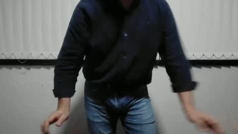 Snapshot of antarctic_male33 chatting on 01/16/25, 06:35 antarctic male online show from 01/16/25, 06:35