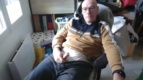 Snapshot of antares590 chatting on 11/11/25, 11:54 antares590 online show from 11/11/25, 11:54