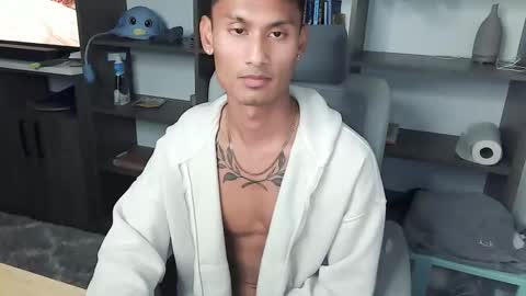 Snapshot of antgoldenboy chatting on 10/29/25, 11:39 Anthonyxx online show from 10/29/25, 11:39