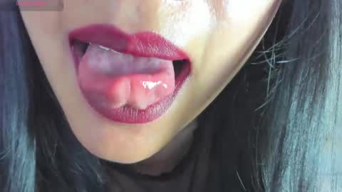 Antonella online show from 10/10/25, 07:24