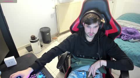 Snapshot of anthonyloveseks chatting on 01/25/25, 04:13 Anthony online show from 01/25/25, 04:13