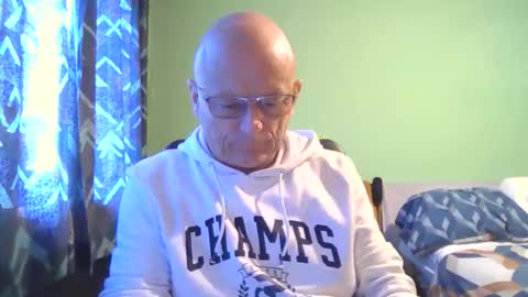 Snapshot of antmatt2025 chatting on 09/24/25, 08:06 antmatt2025 online show from 09/24/25, 08:06