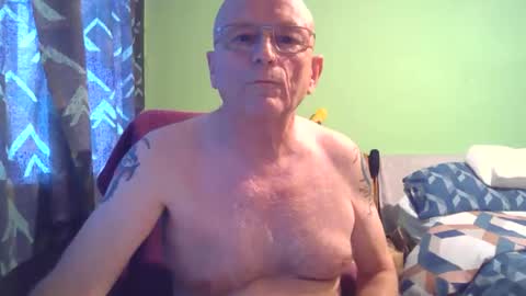 Snapshot of antmatt2025 chatting on 10/03/25, 03:42 antmatt2025 online show from 10/03/25, 03:42