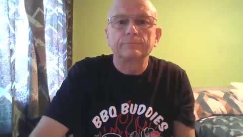 Snapshot of antmatt2025 chatting on 10/16/25, 04:19 antmatt2025 online show from 10/16/25, 04:19