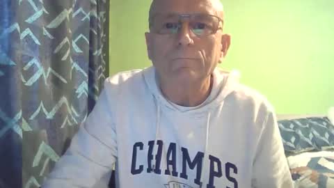 Snapshot of antmatt2025 chatting on 11/04/25, 03:00 antmatt2025 online show from 11/04/25, 03:00