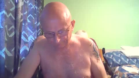 Snapshot of antmatt2025 chatting on 12/01/25, 01:05 antmatt2025 online show from 12/01/25, 01:05