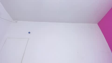 Snapshot of antonella_bonnet_ chatting on 01/11/25, 01:27 ANTONELLA online show from 01/11/25, 01:27