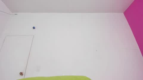 Snapshot of antonella_bonnet_ chatting on 01/17/25, 07:27 ANTONELLA online show from 01/17/25, 07:27