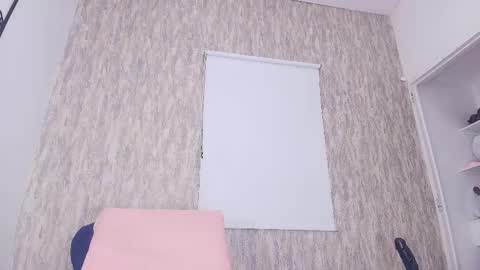 Snapshot of antonella_bonnet_ chatting on 10/04/25, 03:15 ANTONELLA online show from 10/04/25, 03:15