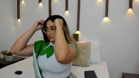 Snapshot of antonella_cutie_ chatting on 01/16/25, 11:58 A N T O N E L L A online show from 01/16/25, 11:58