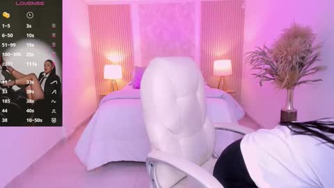  Antonella Grayy  online show from 11/19/25, 11:10