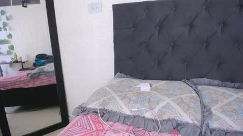 Snapshot of antonella_mcry chatting on 01/07/25, 10:30 antonella online show from 01/07/25, 10:30