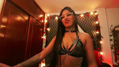 Snapshot of antonella_miller18 chatting on 12/20/24, 02:16 Antonella online show from 12/20/24, 02:16
