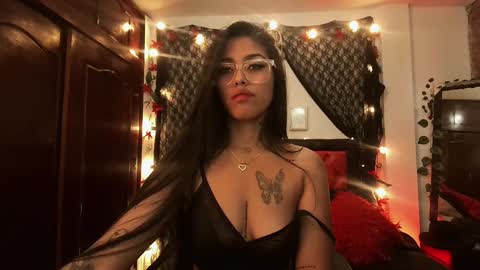 Snapshot of antonella_miller18 chatting on 12/27/24, 03:26 Antonella online show from 12/27/24, 03:26