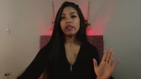 Snapshot of antonella_miller18 chatting on 01/23/25, 08:36 Antonella online show from 01/23/25, 08:36