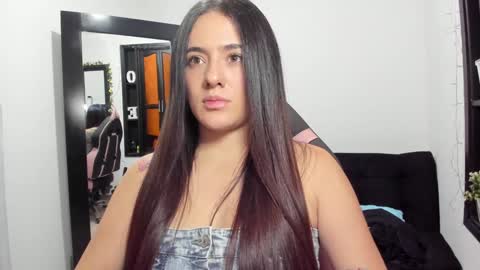 Snapshot of antonella_naughty1 chatting on 01/29/25, 08:14 antonella online show from 01/29/25, 08:14