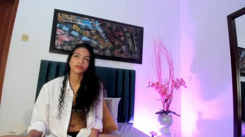 Snapshot of antonellahall_ chatting on 01/17/25, 11:49 AntonellaHall online show from 01/17/25, 11:49