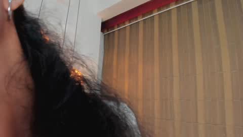 Snapshot of antonellahall_ chatting on 02/04/25, 12:11 AntonellaHall online show from 02/04/25, 12:11