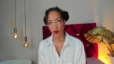 Snapshot of antonellahall_ chatting on 03/08/25, 12:20 AntonellaHall online show from 03/08/25, 12:20