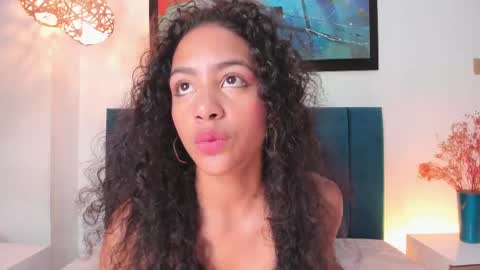 Snapshot of antonellahall_ chatting on 09/16/25, 12:06 AntonellaHall online show from 09/16/25, 12:06