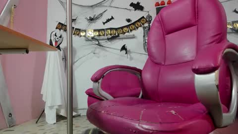 ANTONELLA online show from 10/19/25, 11:05