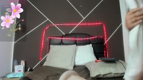 A N T O N E L L A online show from 01/30/25, 02:47