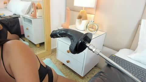 Snapshot of antoniaross chatting on 02/03/25, 11:58 Antonia online show from 02/03/25, 11:58