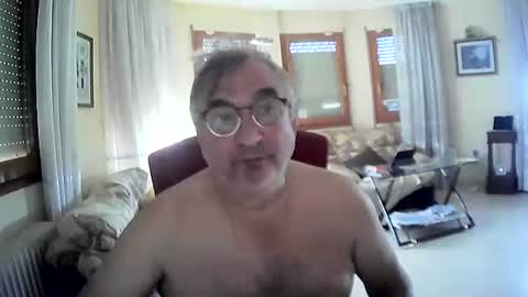 Antonio online show from 10/03/25, 10:23