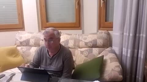 Antonio online show from 10/24/25, 07:32