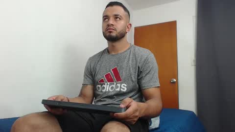 Snapshot of antony_smithh chatting on 02/05/25, 02:40 antony_smithh online show from 02/05/25, 02:40