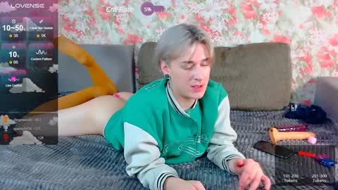 Snapshot of antonylewis chatting on 01/06/25, 11:09 YummyTony online show from 01/06/25, 11:09