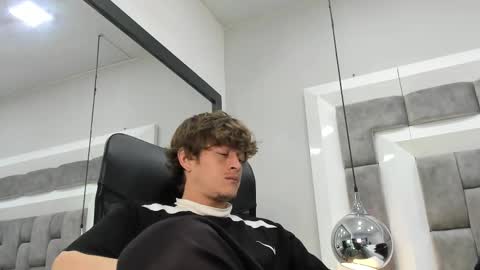 Anthony King online show from 10/12/25, 07:57