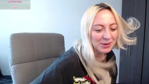 Antonia online show from 12/11/24, 06:31