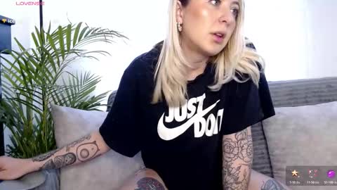 Antonia online show from 10/06/25, 06:05