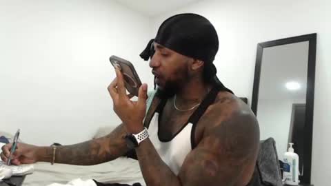 antwanblack11 online show from 10/17/25, 08:33