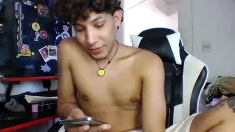 AnuarDHM online show from 11/04/25, 05:56