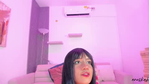 Ana online show from 09/30/25, 07:41