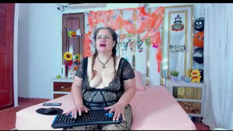 Snapshot of anyelamature chatting on 10/22/25, 03:51 Anyela online show from 10/22/25, 03:51