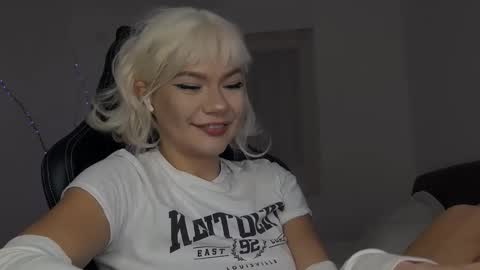 Snapshot of anykitty chatting on 11/22/25, 12:09 Anykitty online show from 11/22/25, 12:09