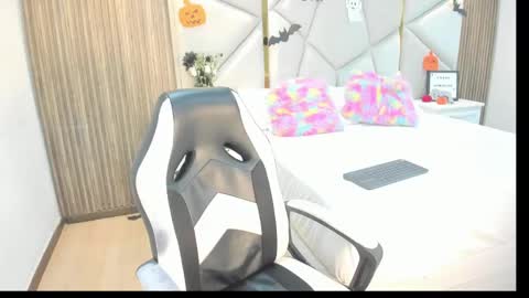 Snapshot of aome_purpuree chatting on 11/01/25, 09:06 Aome online show from 11/01/25, 09:06